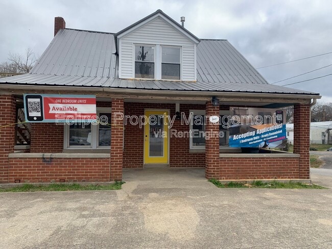 Primary Photo - 202 N Main St