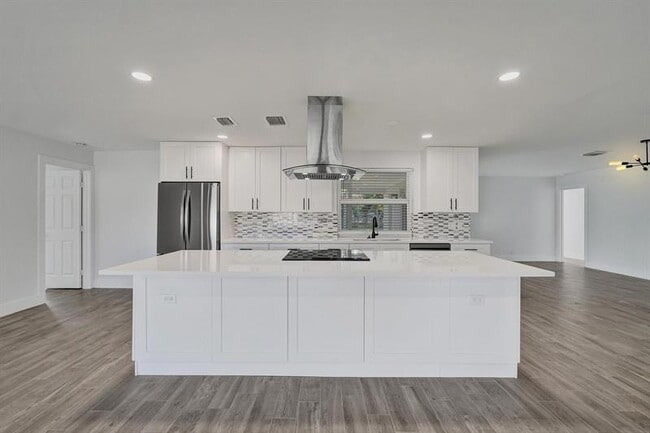 Primary Photo - 11600 NW 26th St