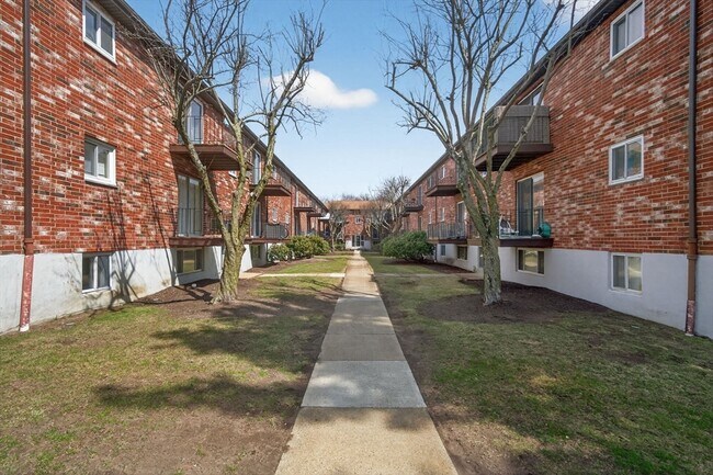 Building Photo - 20 Westgate Rd