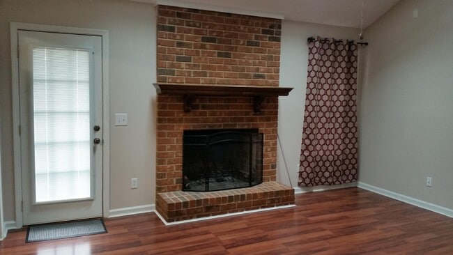 Building Photo - 1200 Black Walnut Ct