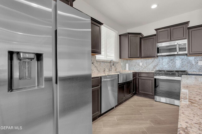 Building Photo - 1807 Dana Gray St