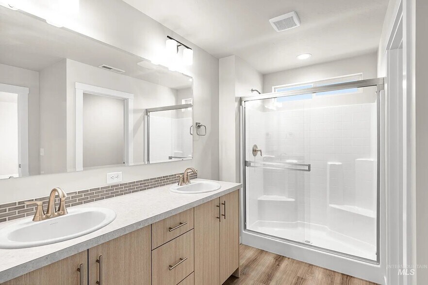 Building Photo - 3831 W Piscina Dr