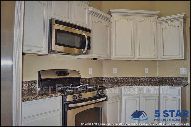 Building Photo - 14016 Rainbow Point Dr