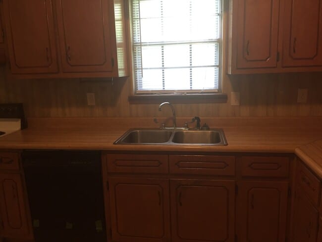 Building Photo - 108 Fair St