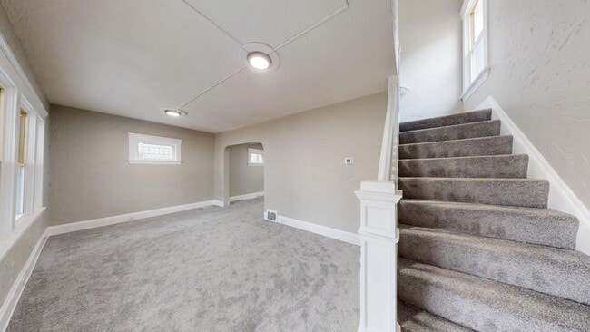 Building Photo - Old Brooklyn Area - 3 Bedroom Single Famil...