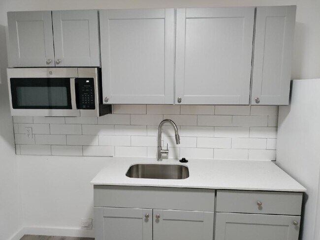 Building Photo - 2108 Jefferson Ave
