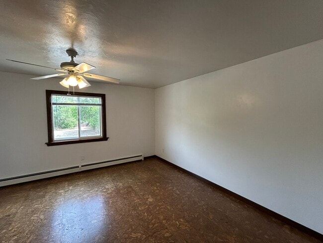 Building Photo - 2867 Pinyon Ave