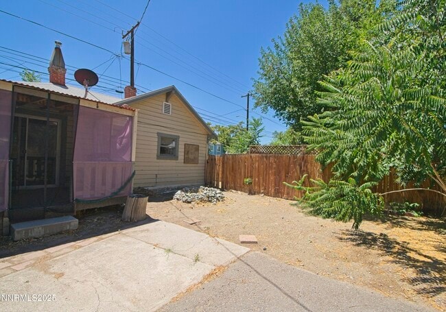 Building Photo - 529 12th St