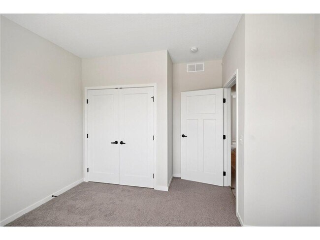 Building Photo - 4760 Ironwood Cir