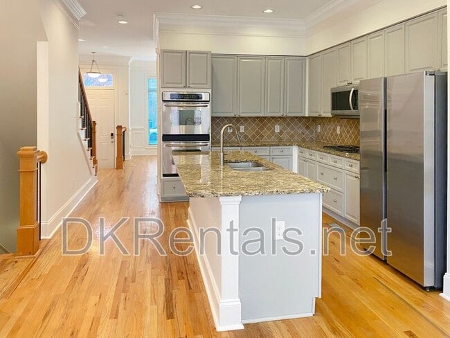 Building Photo - 2838 Crescent Park Ln