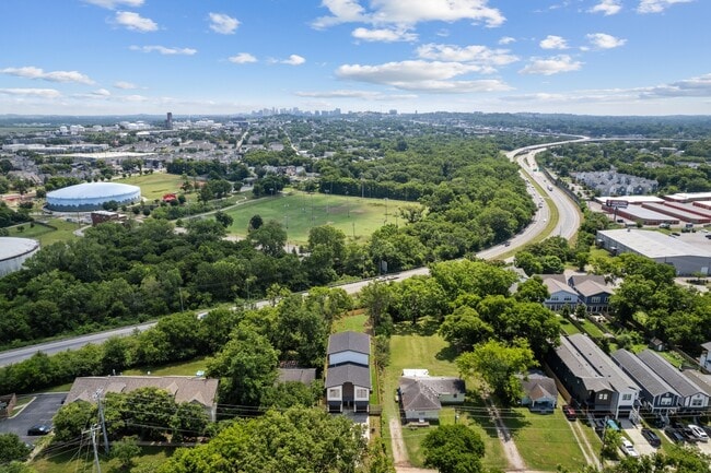 Building Photo - 660 Vernon Ave
