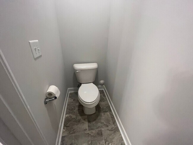 Building Photo - Breathtaking 4 Bedroom, 2 1/2 Bathroom House in Winston Salem, NC!