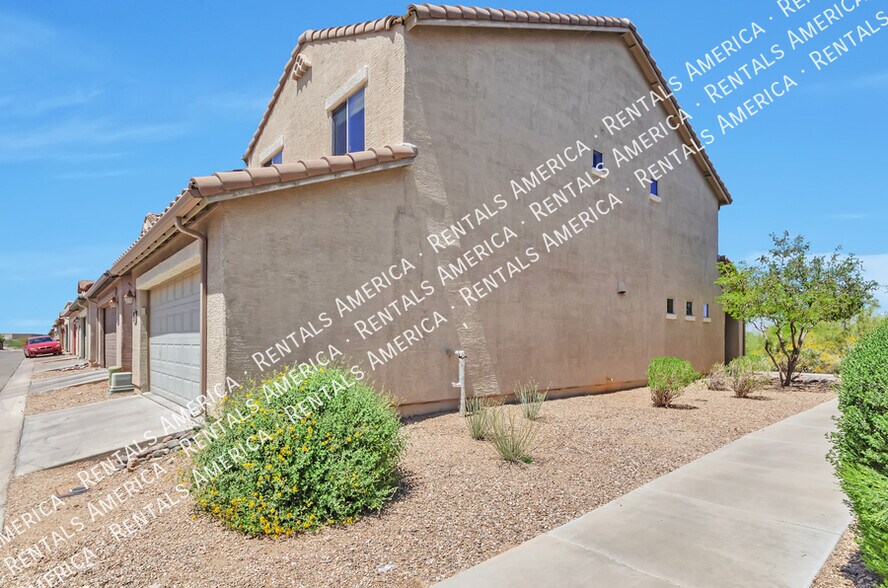Building Photo - 10645 E Singing Canyon Dr