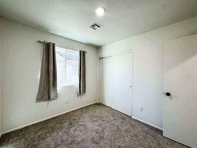 Building Photo - NEWLY BUILT 3-Bed, 2-Bath Home in Yuma!"