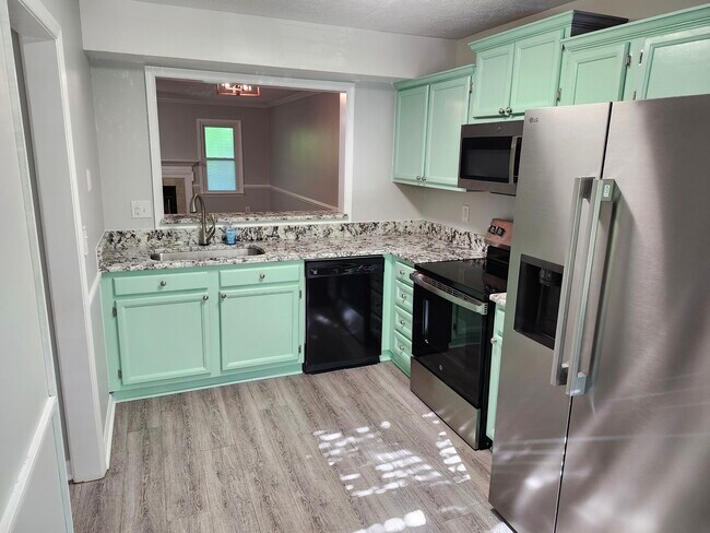 Building Photo - 203 Oak Hollow Ct