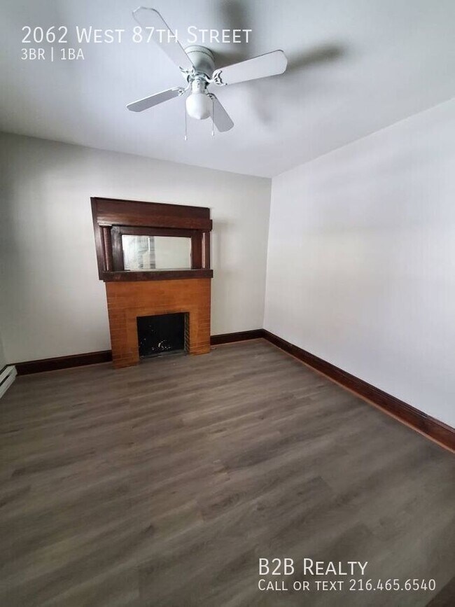 Building Photo - 2062 W 87th St