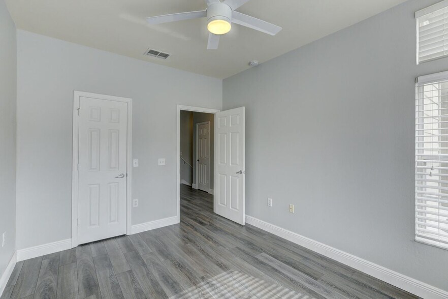 Building Photo - 7686 Plantation Cir