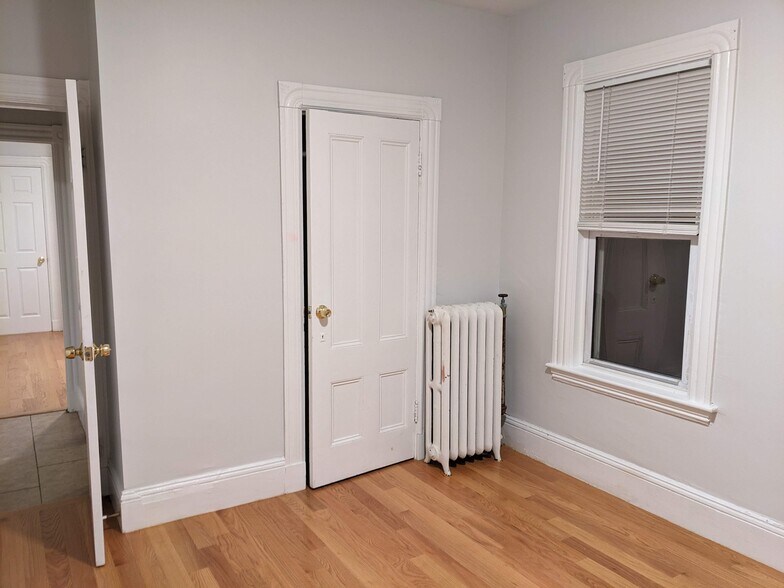 Building Photo - 25 Moreland St