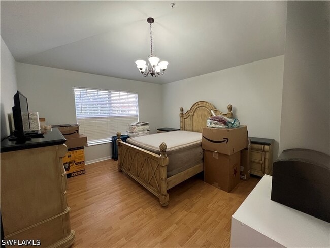 Building Photo - 884 Hampton Cir