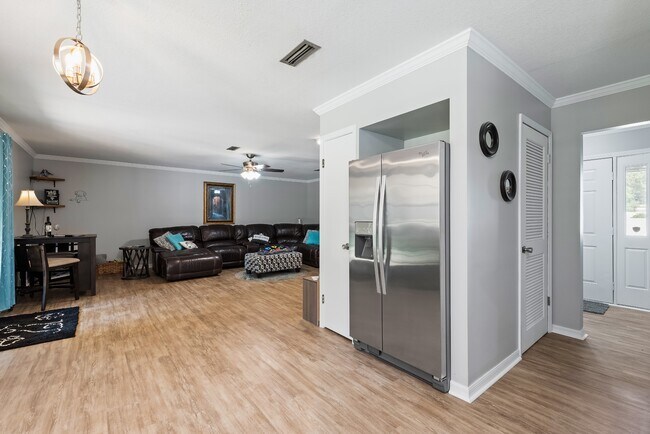 Building Photo - 304 Melbourne Dr