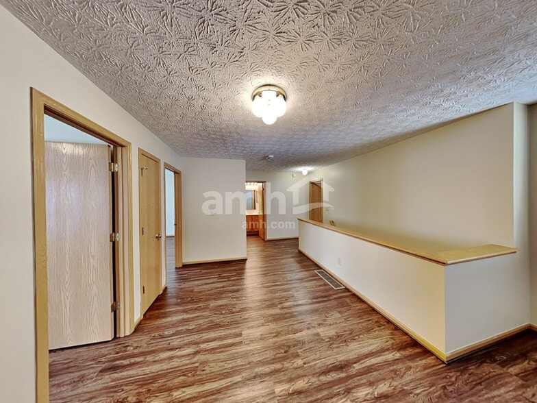 Building Photo - 5823 Coldcreek Dr