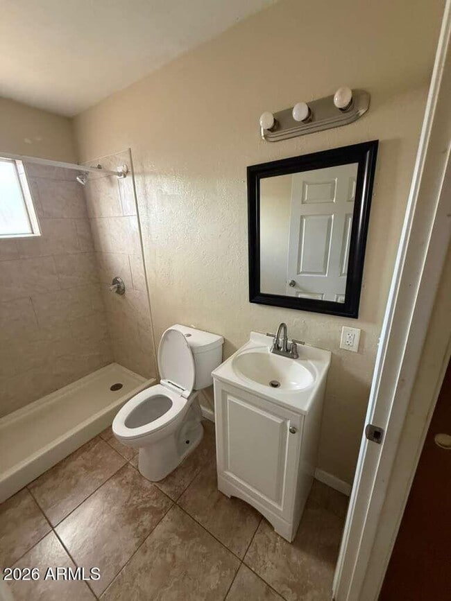 Building Photo - 1955 E 8th St