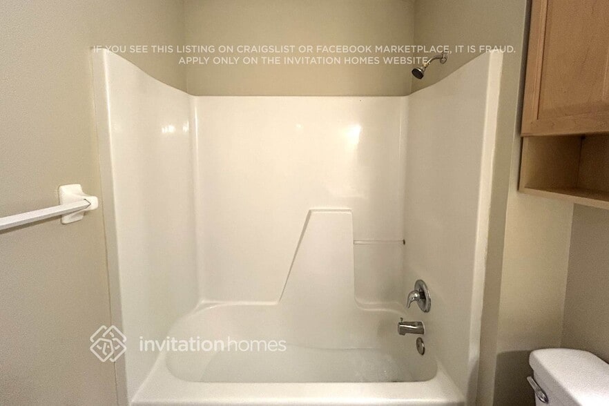 Building Photo - 1410 SW 3rd Ave