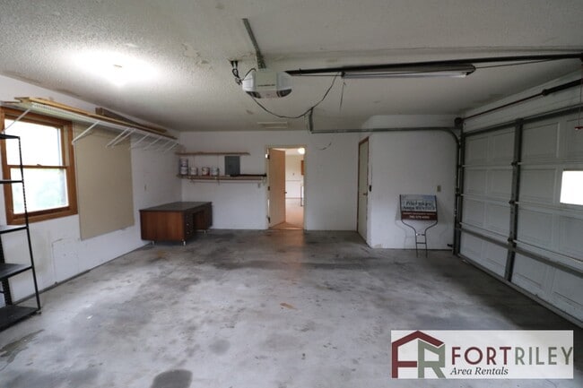 Building Photo - Family Home for rent!