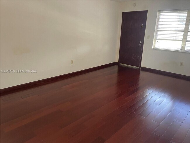 Building Photo - 130 NE 202nd Terrace