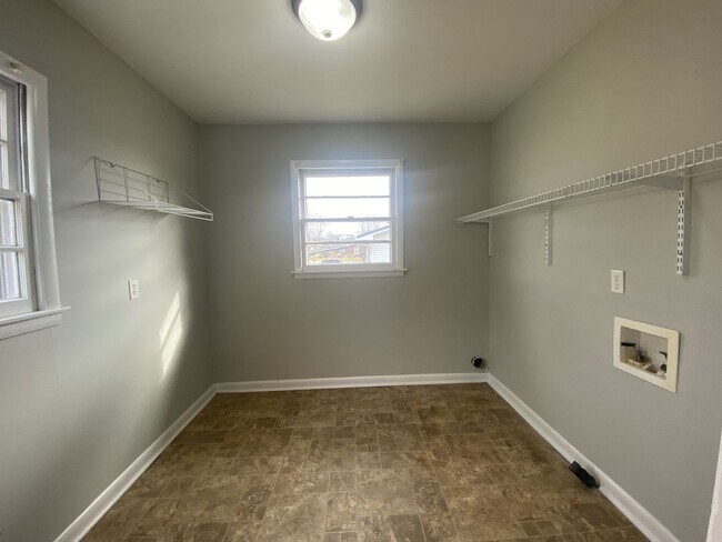 Building Photo - Cozy Two Bedroom in the Heart of Adairville