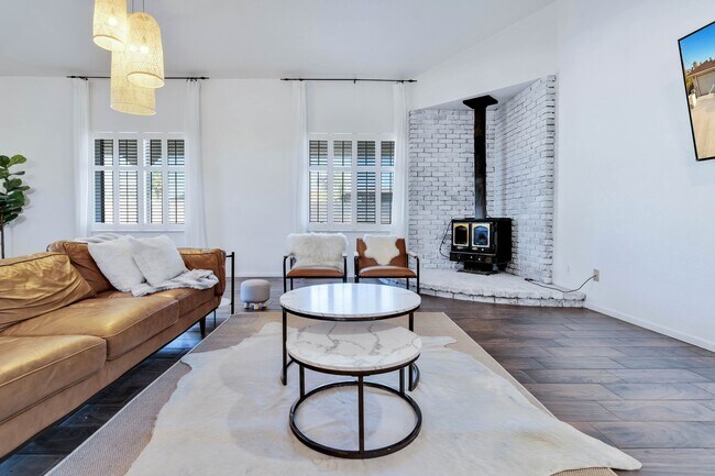 Building Photo - COMING SOON! Must See 4 bedroom 2 bath Home