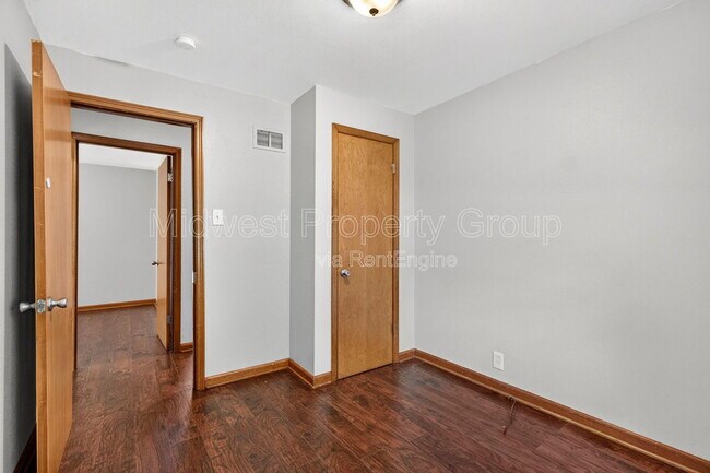 Building Photo - 1427 Attica Dr