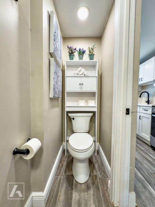 Building Photo - Stylish Renovated Studio – All Utilities I...