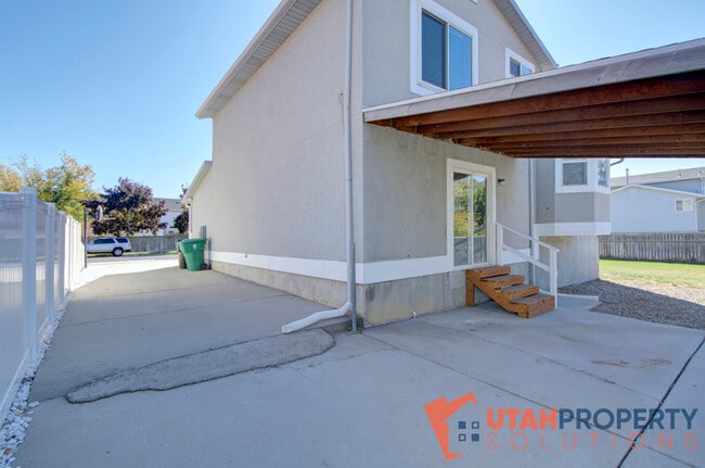 Building Photo - 6528 S 520 W