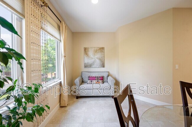 Building Photo - 265 Esfahan Ct