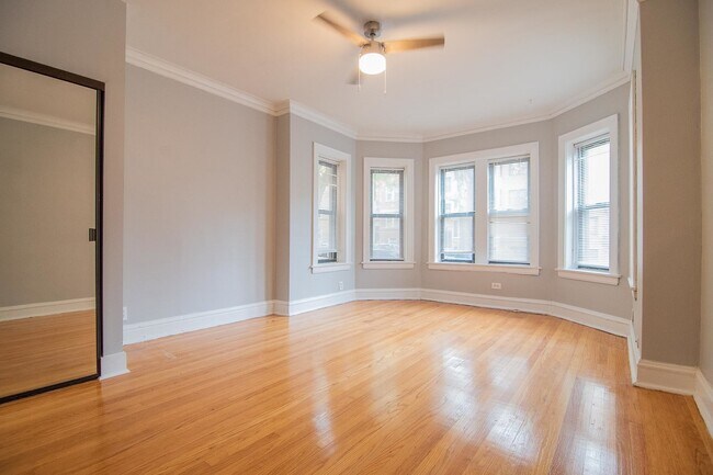 Building Photo - 2056 W Arthur Ave