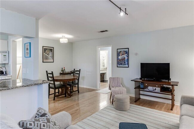 Building Photo - 1240 Barton Hills Dr