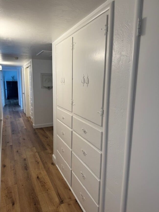 Building Photo - Beautifully Furnished and Recently Painted, Corner Lot Home Features a Fenced Backyard with an In...