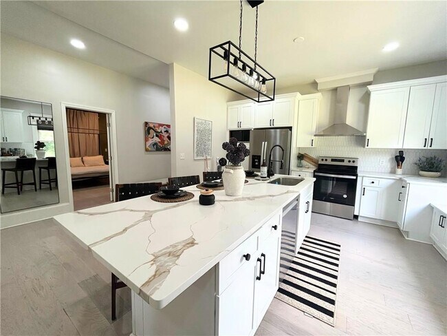 Building Photo - 1701 Lanier Dr SW