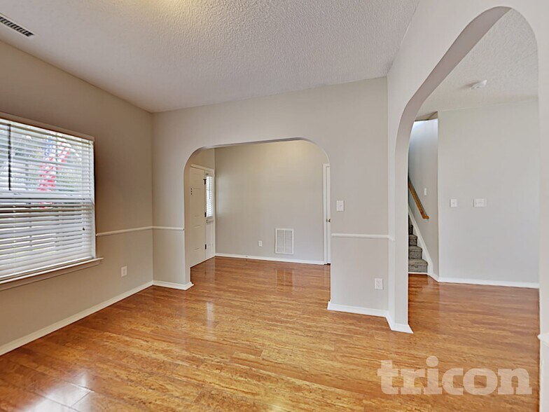Building Photo - 3032 Buttonwood Ln