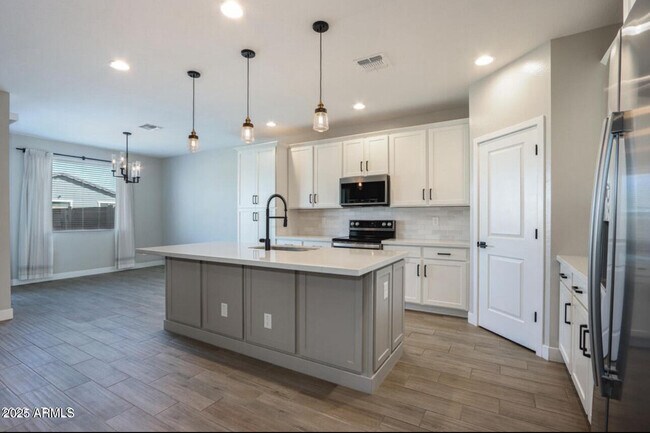 Building Photo - 5546 W Stargazer Pl