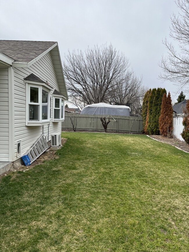 Building Photo - 2134 E Dworshak Dr