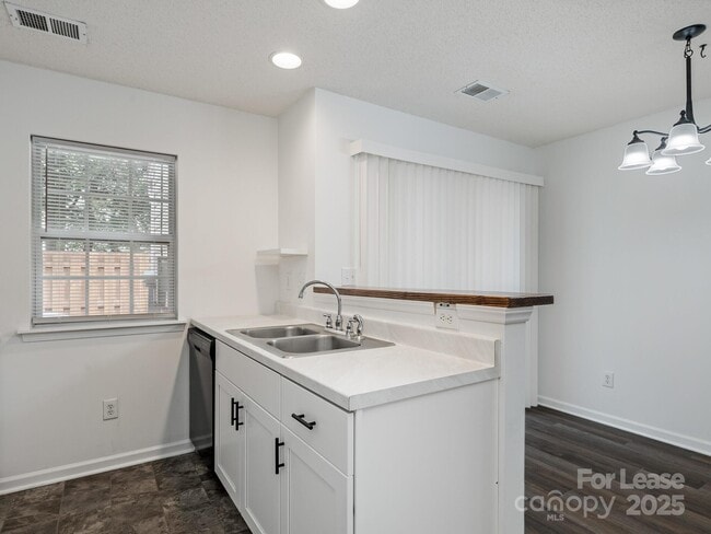 Building Photo - 2223 Cigar Ct