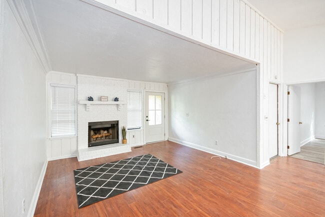 Building Photo - 289 Fern Hollow Rd