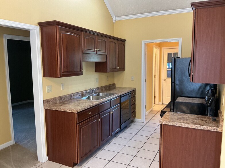 Building Photo - 16 Homeview Cv