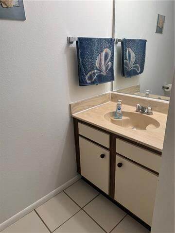 Building Photo - 725 Heavens Dr