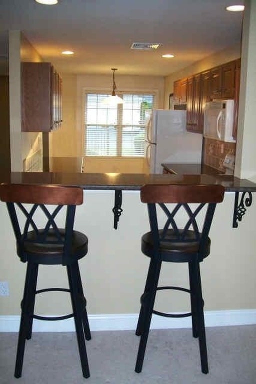 Building Photo - Beautiful 3 Bedroom Townhouse