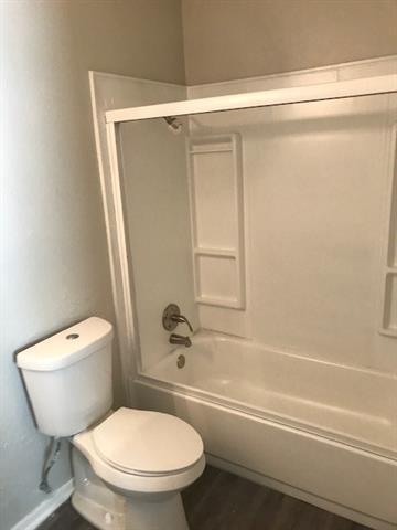 Building Photo - 437 Meadow St