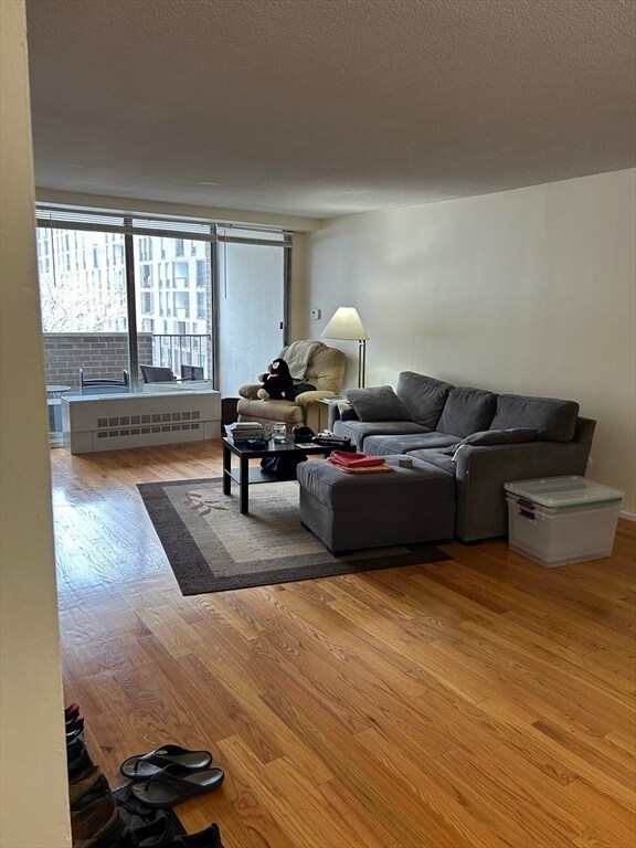 Building Photo - 77 Pond Ave