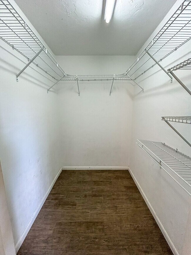 Building Photo - 3824 SW 30th Terrace